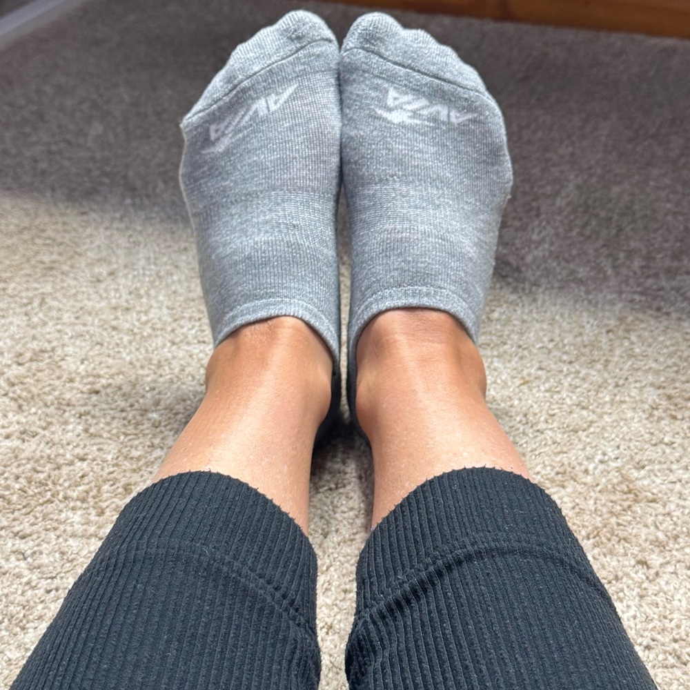 Avia Women’s 5-7 Grey Low Cut Socks